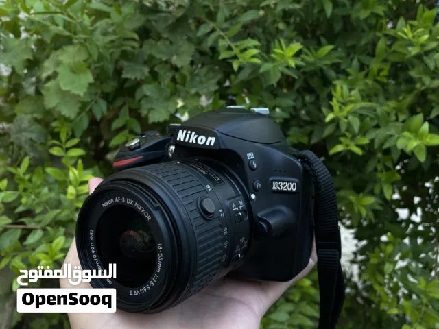 للبيع كامرا نيكون 3200 نضافة 100%