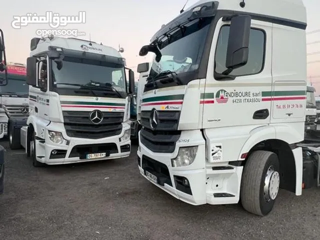 Tractor Unit Mercedes Benz 2016 in Al Jahra
