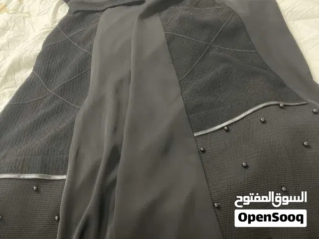 عبايه سوده خامه ممتازه جدا استعمال مرات قليله
