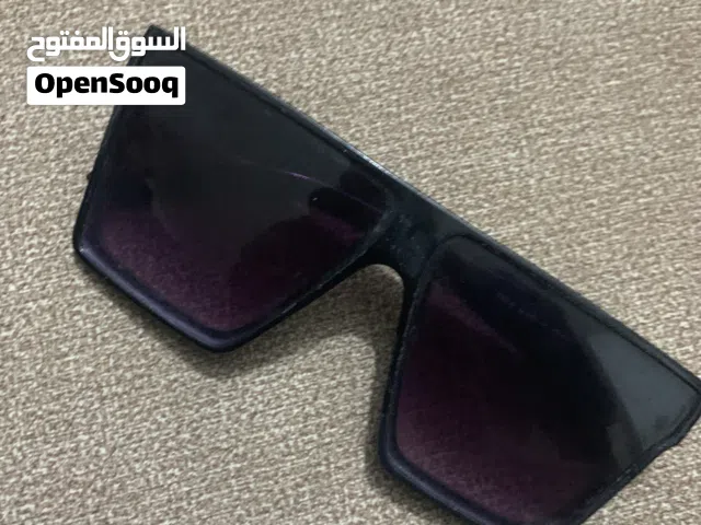 نظارة العنوان الظهر سوداء جدي إن نسيت