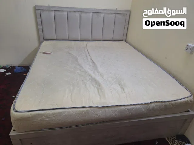 Modern King Size Bed with Comfortable Mattress for Urgent Sale