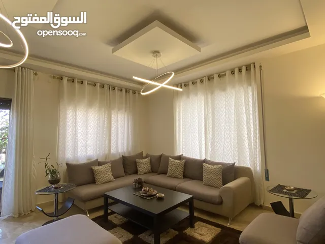 كورنر 7 مقعد بحالة الجديد لم يستخدم مع طاولة جانبيه عدد 2 وسط 1