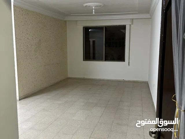 شقة فارغة للإيجار بالقرب من مسجد الاتراك