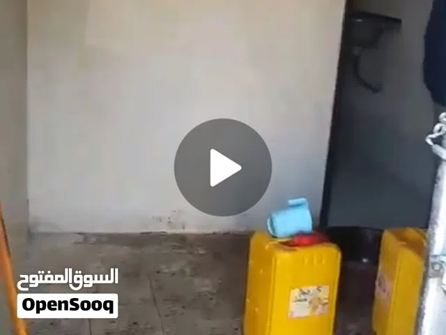 بيت مستقل للايجار  غرفتين وحمام ومطبخ مسلح   الايجار 35  الشروط شهرمقدم ضمانه السعايه  العنوان السني