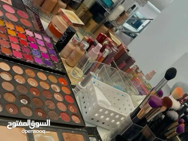 دورة في الميكب والتجميل