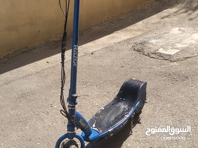 سكوتر كهرباء Razor e300