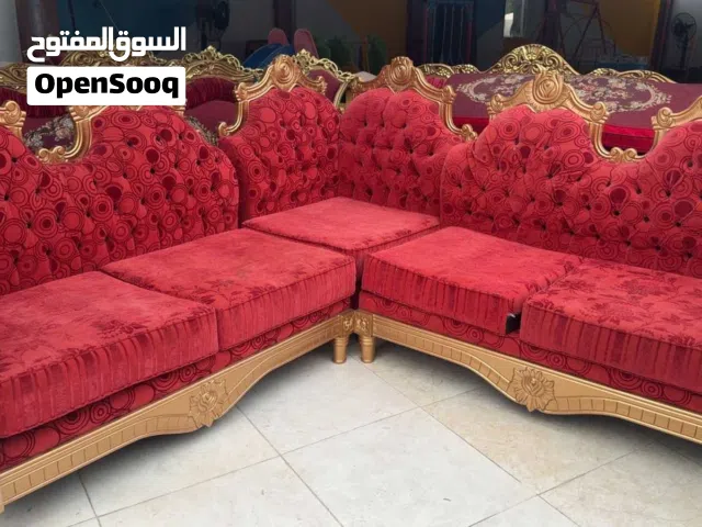 مجلس لون احمر فخم