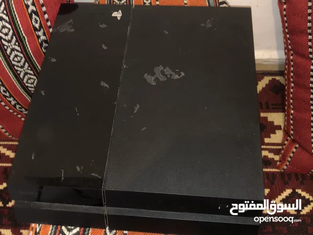 سوني فور مستعمله يجي معاها شريط فيفا 17 و يجي معاها وايرها