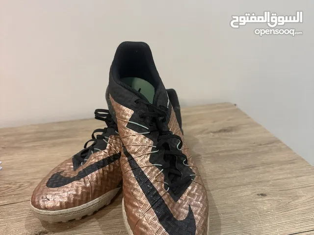 44 Sport Shoes in Farwaniya