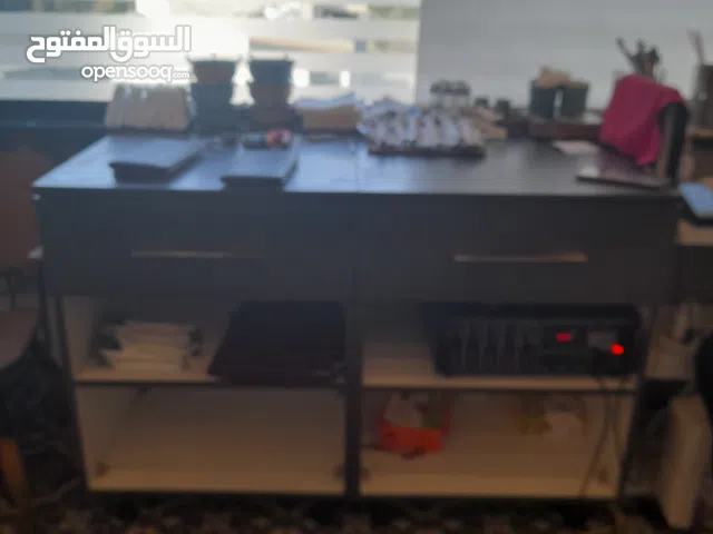 صحون خزف واباريق شاي وحاجات تانية موجودة بالصور غالبية البضاعة جديدة