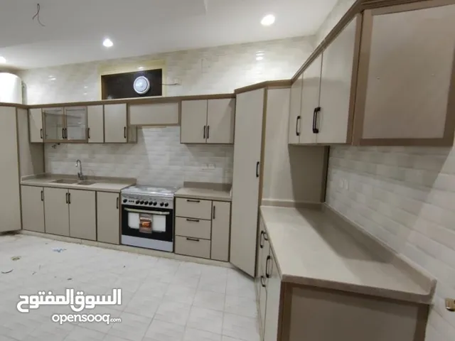 نجار لجميع أعمال النجارة والديكور داخل المنزل