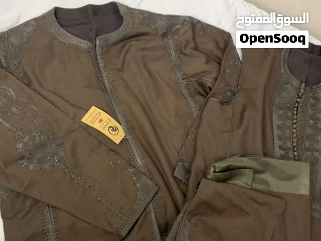 زبون خدمة نص يد جديد اللون بني