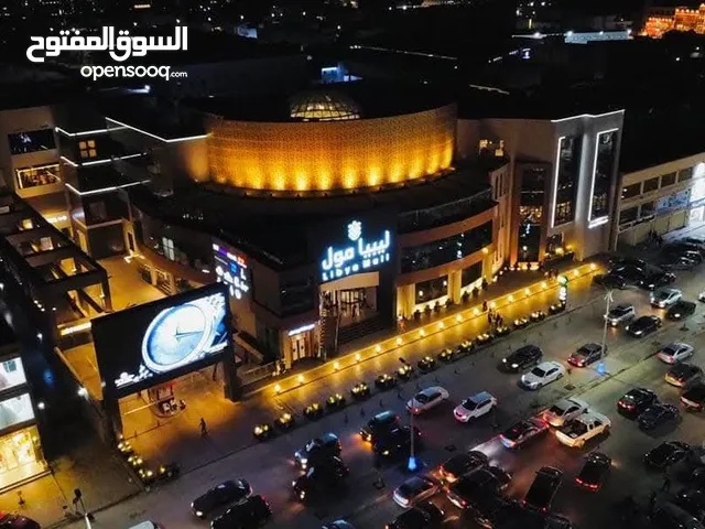 فيلا تجارية في فينيسيا على الرئيسي