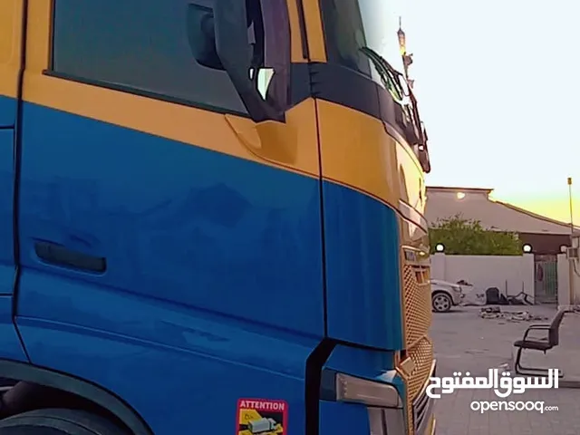 راس تريله ڤولڤو طراز 2014 .... مرخص و جاهز للعمل من وقت الاستلام. تعال افحص بنفسك