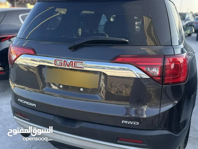 جمس اكاديا 2018 نظيف للبيع
