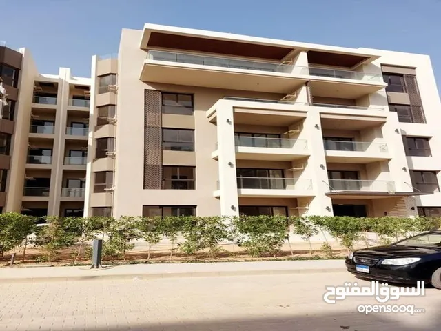 للبيع شقة متشطبة بالكامل و استلام فورى بكمبوند متكامل الخدمات و المرافق فى القاهرة الجديدة