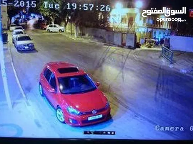 مخزن بمساحة 170 متر مع ارتفاع 5 متر ويوجد سده كبيره وكهرباء 3 فاز ومياه يصلح لكافة الاشغال والاعمال