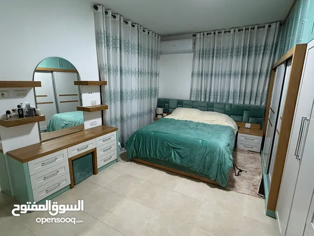 غرفة نوم مستعملة اخت الجديدة