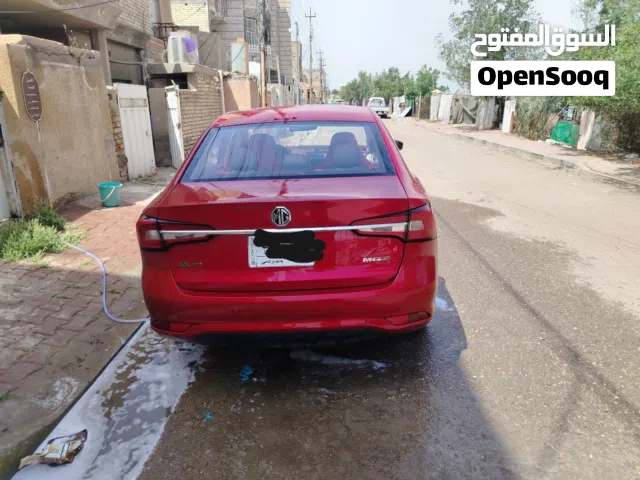 ام جي 5 لون احمر