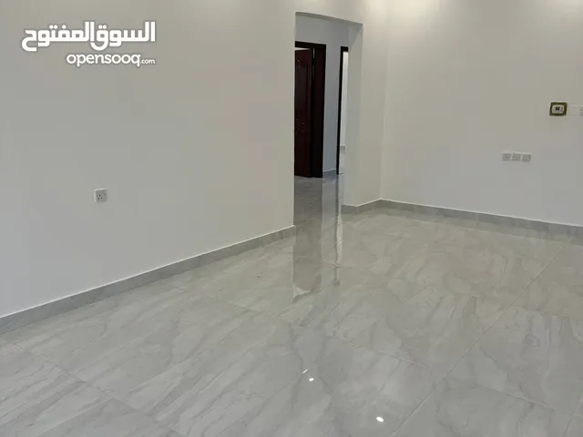 للبيع قسيمه ف صباح الأحمد موقع بطن و ظهر امام المسجد 3 أدوار فيها شقتين مؤجره يوجد شرط اخلاء للبيع