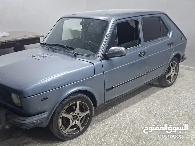 فيات 127موديل 1980غيار عادي ماتور 900قانوني عليها ترخيص سنة