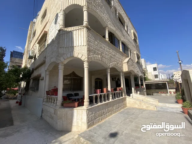 350m2 More than 6 bedrooms Townhouse for Sale in Zarqa Wadi Al Hajar