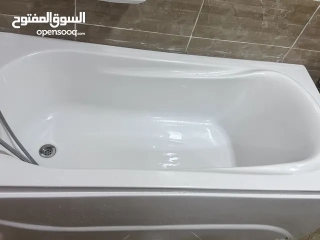 بانيو كيلوبترا بحاله ممتازه مقاس 1،50 سم/
