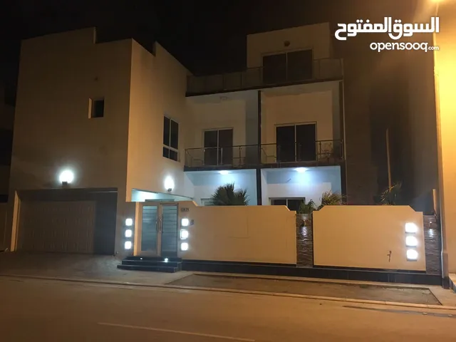650m2 More than 6 bedrooms Townhouse for Rent in Northern Governorate Saar