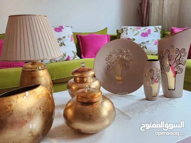 مزهريات وسهارة من محل مهنى للتحف و الديكور
