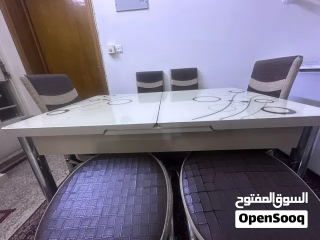 ميز طعام وكراسي