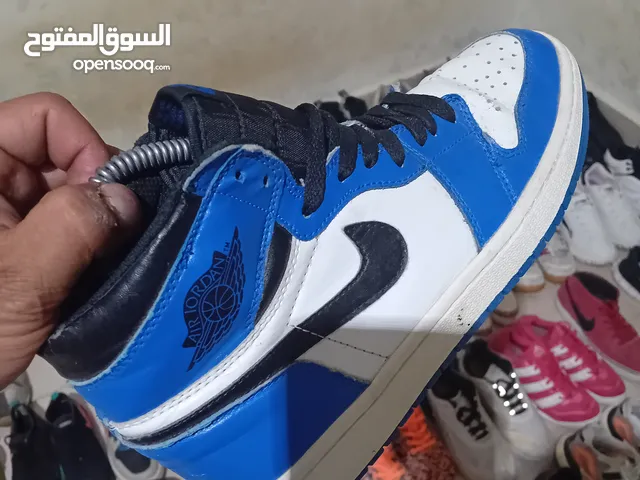 42 Sport Shoes in Zarqa