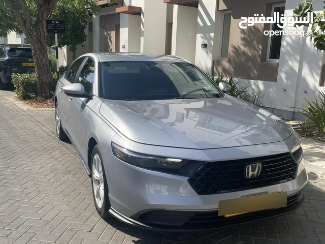 هوندا أكورد LX 2024 للبيع 8000 ر. ع