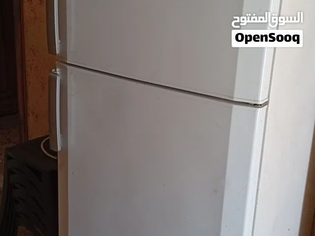 ثلاجة للبيع