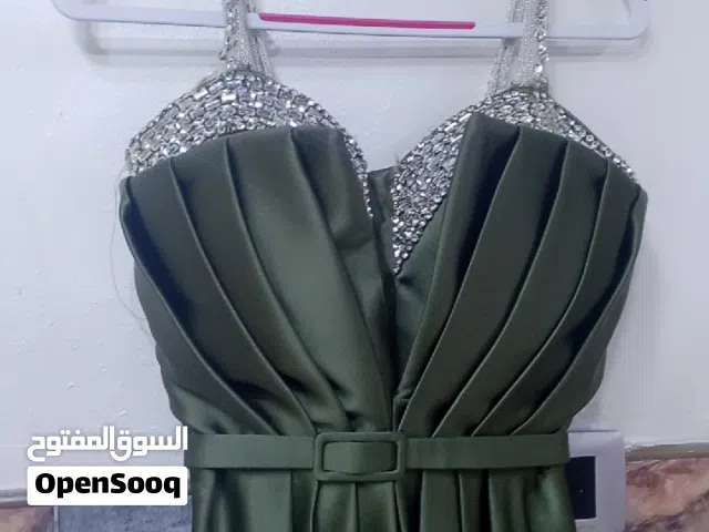 الفستان مش من الاردن من فلسطين  وبدي ابيعه بسعر لطيف