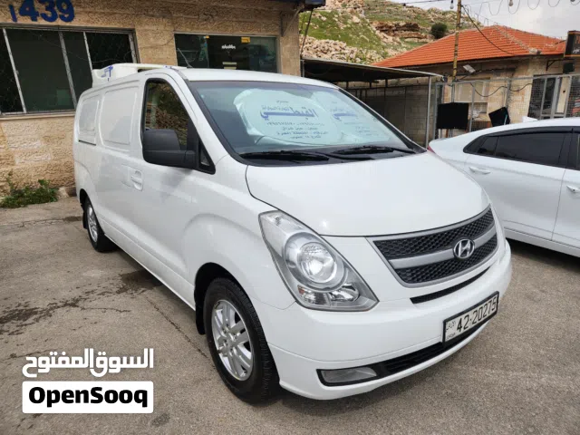 2011, هيونداي, H1, GL