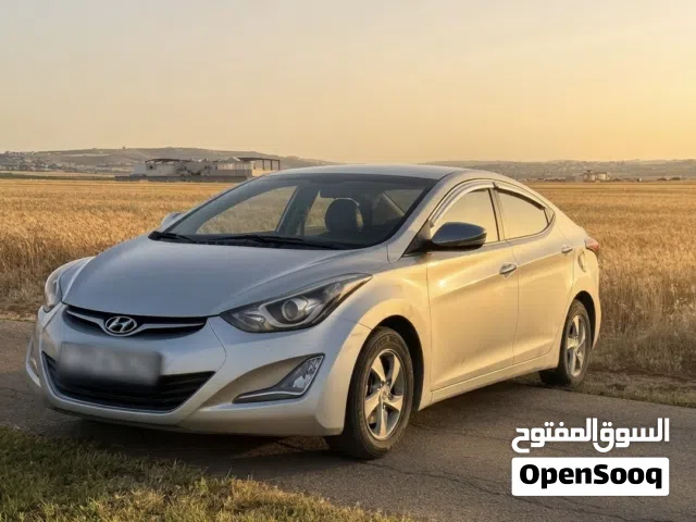 2014 هيونداي افانتي Standard