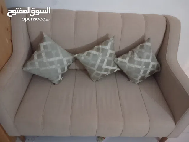 كنب للبيع نظيف وجديد