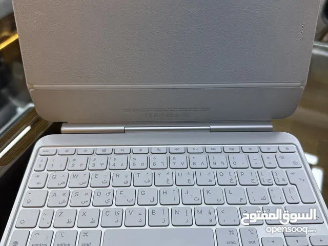 Apple Magic Keyboard M4 11inch under warranty very clean