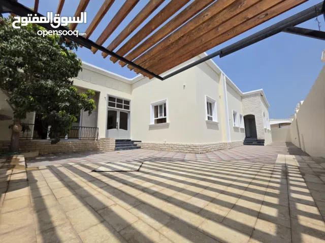 380 m2 More than 6 bedrooms Villa for Sale in Muscat Seeb