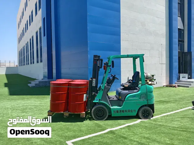 تأجير الرافعات الشوكيه وتنزيل جميع انواع البضائع وتأجير يومي وشهري