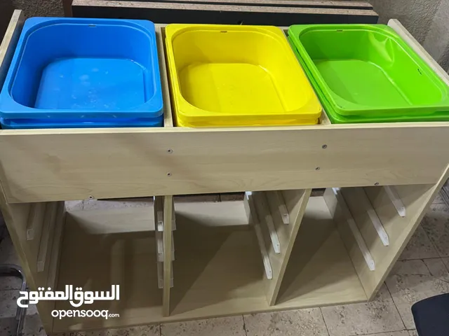 خزانة لألعاب الأطفال مع ادراج ملونة للبيع