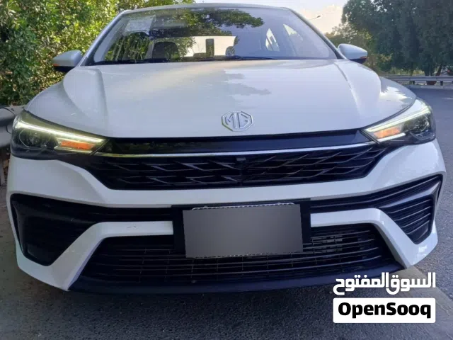 MG5 موديل 2025 فئه النص فل لون ابيض بوضعيه الزيرو