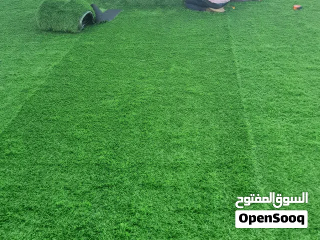 العشب الصناعي لدي البدر العالمية للمفروشات الرواد في سجاد المساجد وكذلك العشب الصناعي بجميع ألوانه