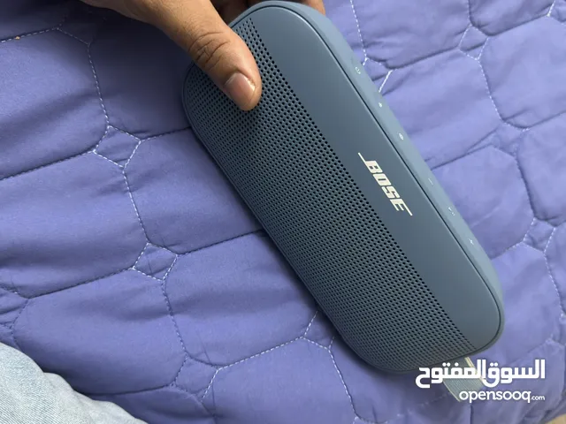 Bose SoundLink Flex Portable Bluetooth Speaker (2nd Gen) blue colour look like new