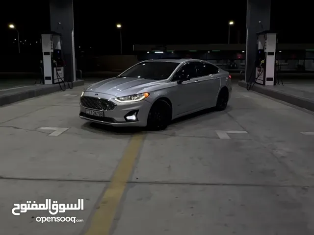 Ford Fusion 2019 se silver metallic full option