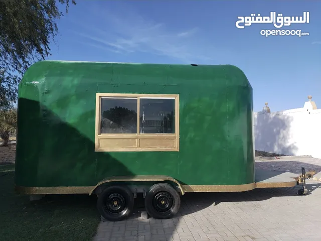 فود تراك مجهز للوجبات مجهز كمطعم للوجبات السريعه السعر قابل للتفاوض مجهز ستالس جوده