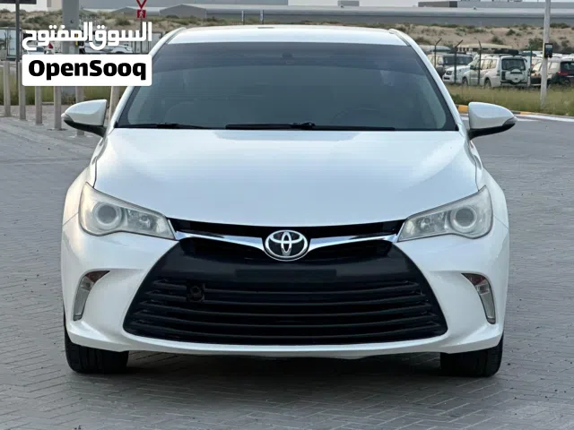 2016 تويوتا كامري SE