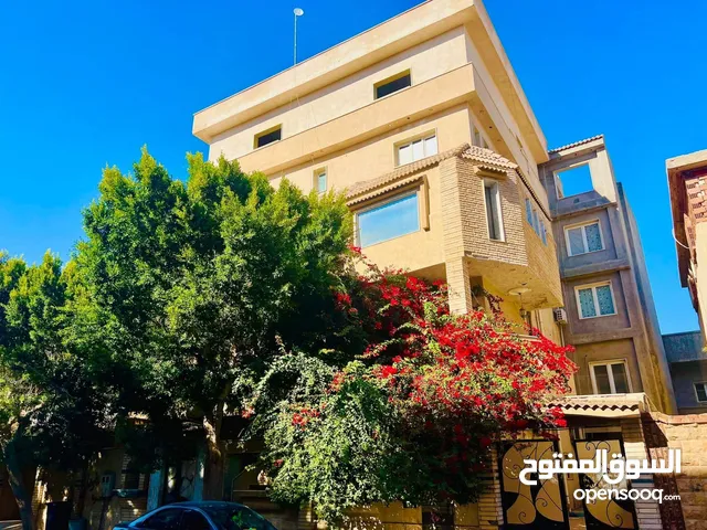 250 m2 More than 6 bedrooms Villa for Sale in Tripoli Zanatah