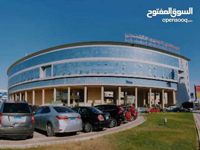 عياده للبيع بمقدم و اقساط متشطبه بالكامل في منطقه حيويه جدا مزدحمه بالسكان في قلب مدينة نصر