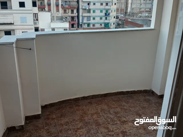 شقة كبيرة في السيوف شماعة خلف قرية عبد الوهاب للمشويات وخلف طأطأ ومكتب بريد تفتيش السيوف